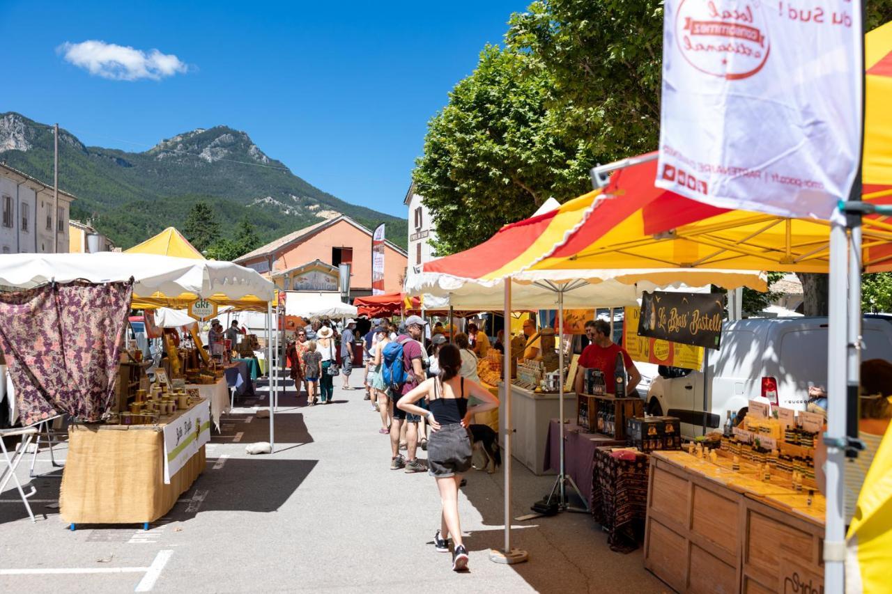 Camping Rcn Les Collines De Castellane Dış mekan fotoğraf