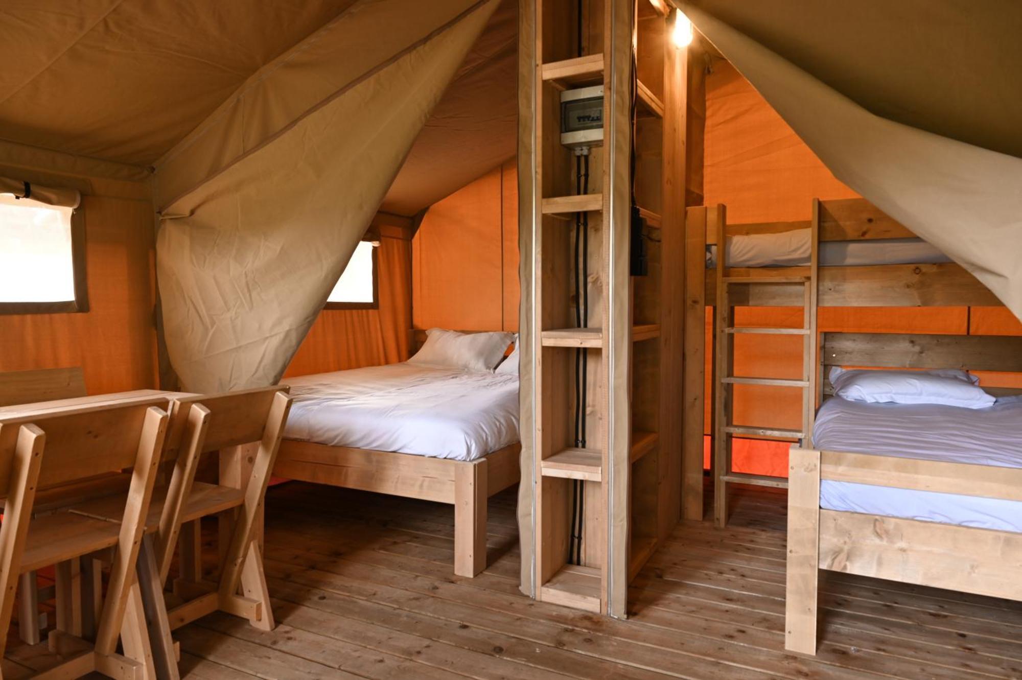 Camping Rcn Les Collines De Castellane Oda fotoğraf