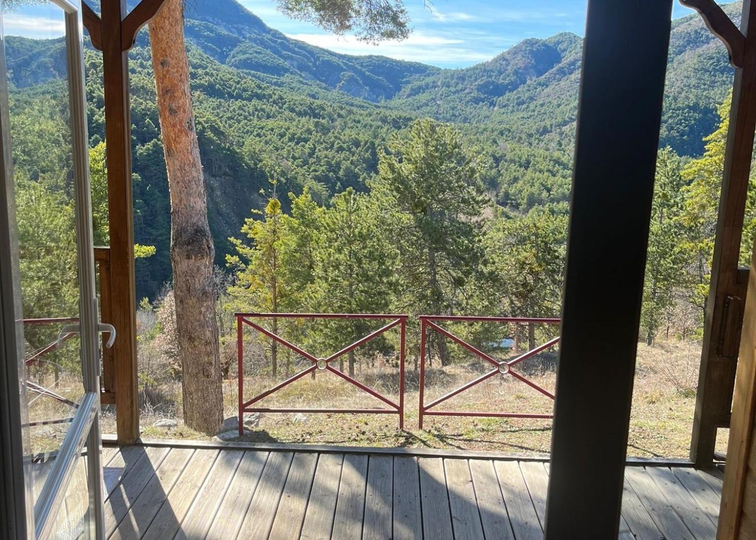 Camping Rcn Les Collines De Castellane Oda fotoğraf
